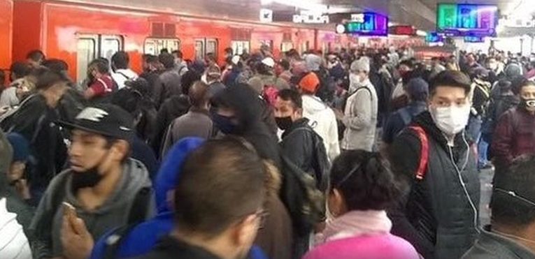 Usuarios reportan saturación en Línea A del Metro de CdMx