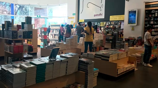 Gandhi ‘da vuelta a la página’: convertirá en oficinas la librería de M.A. de Quevedo donde empezó a escribir su historia