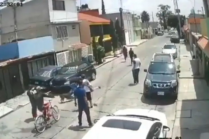 Defienden a vecinos de asalto armado; salieron hasta con escobas