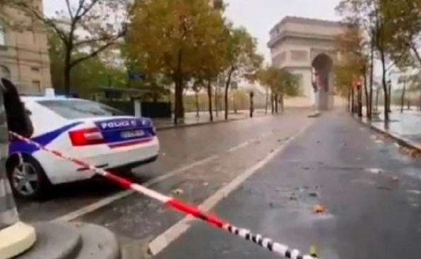 Desalojan el Arco del Triunfo en París por amenaza de bomba