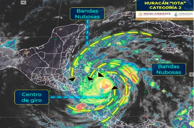 TOCA TIERRA EN CATEGORÍA 4: Furia del huracán “Iota” desprende techos e inunda calles en Nicaragua