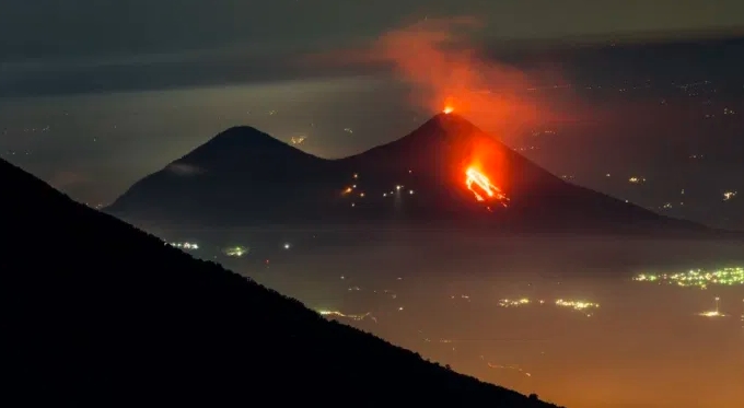 Declaran alerta amarilla en Guatemala tras actividad alta del volcán Pacaya (VIDEO)