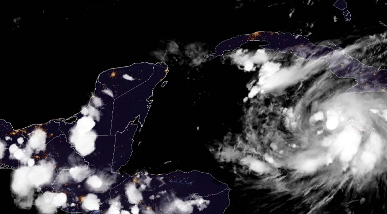 ‘Grace’ se organiza y pone en alerta verde a Quintana Roo