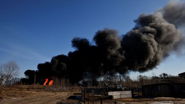 Rusia y Ucrania: las fuerzas rusas intensifican sus ataques a las afueras de Kiev y se acercan a la capital ucraniana