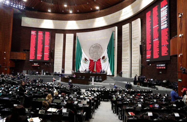 Diputados aprueban Presupuesto 2023 de México con déficit fiscal y pensiones al alza