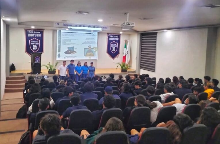 Imparte FGE curso para el “Uso correcto de las redes sociales” a estudiantes de preparatoria