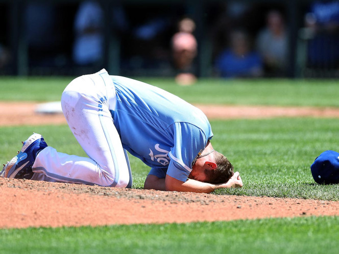 Pitcher recibió pelotazo en la cara; tiene fracturas