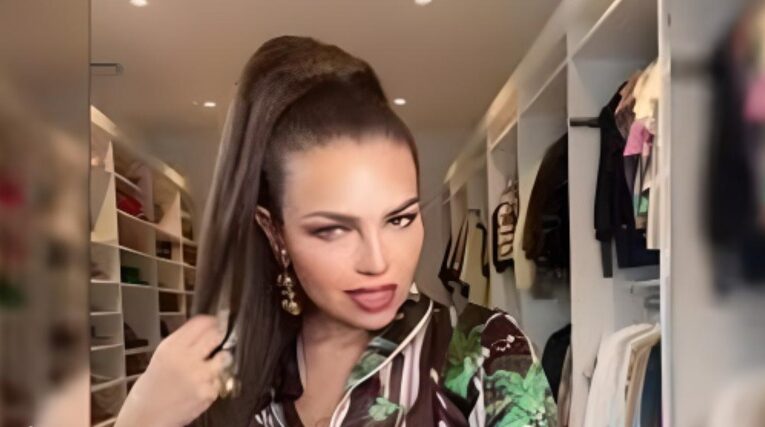 «¡Impactante! Thalía Sorprende a Todos al Perder su Cabellera en Plena Grabación de TikTok [Video]. ¿Qué Pasó Realmente?»