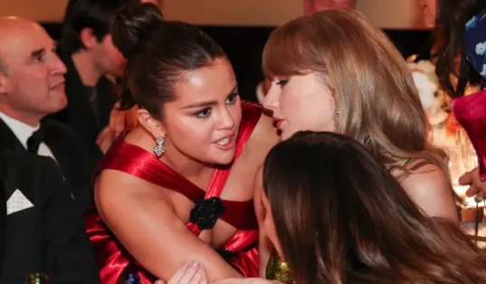 Chismes y peleas en los Golden Globes: qué dijo Taylor Swift en secreto tras la «lectura de labios»