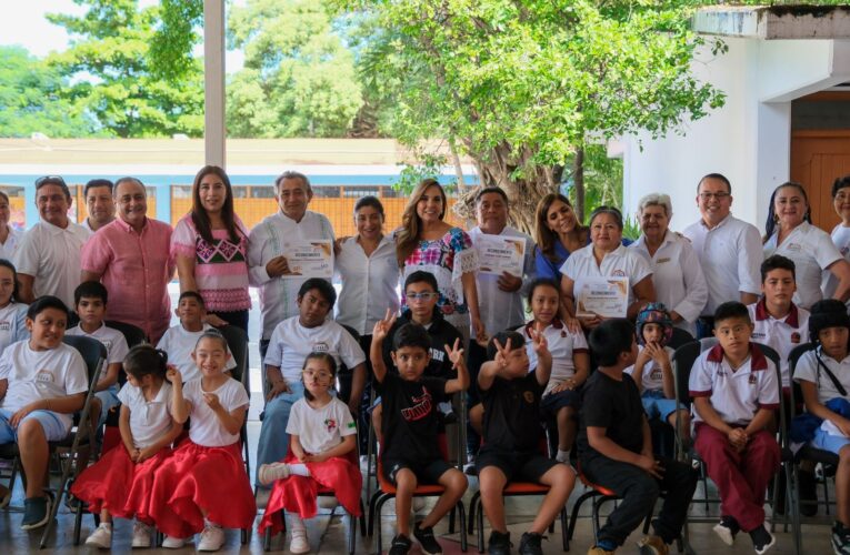 Visita sorpresa de Mara Lezama a niñas y niños del CAM “Albert Einstein” y anuncia la rehabilitación de escuela para su bienestar