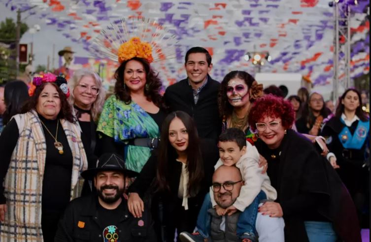 Celebra Román Cota actividades del Día de Muertos en Tecate