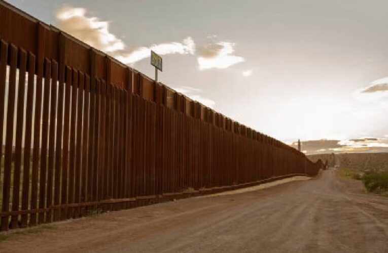 EE.UU. ampliará el muro fronterizo con México, según Kristi Noem