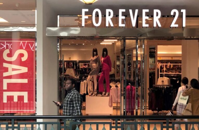 La marca de ropa Forever 21 se declara en bancarrota nuevamente en EEUU y alista ventas de liquidación