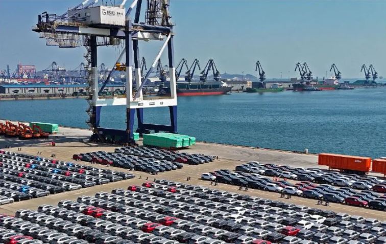 China eleva a 125% aranceles a productos de Estados Unidos