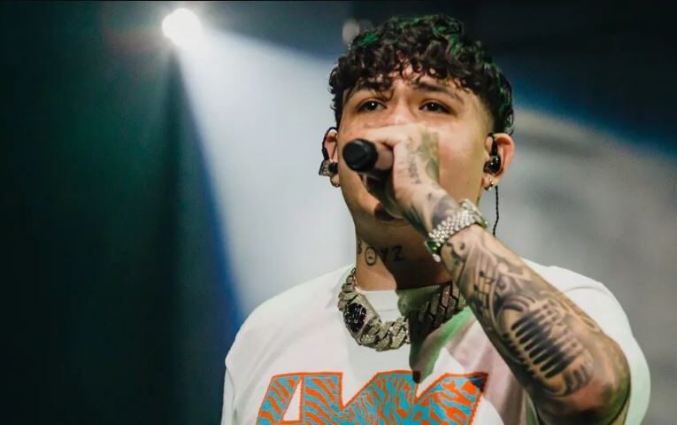 «Tendrán que atenerse a lo que se venga»: Junior H sale en defensa de los corridos