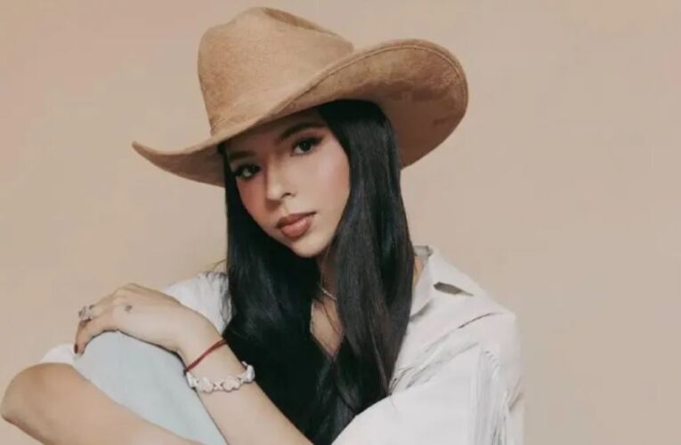 Ángela Aguilar dedica ‘A mis enemigos’, de Valentín Elizalde