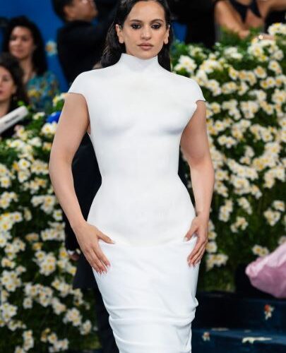 Rosalía es el mayor fenómeno español desde Julio Iglesias, afirma icónica revista musical