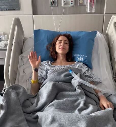 Regina Murguía, cantante de JNS, es operada de emergencia