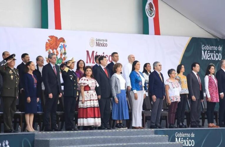 Ariadna Montiel acompaña a Sheinbaum en ceremonia por 700 años de Tenochtitlán