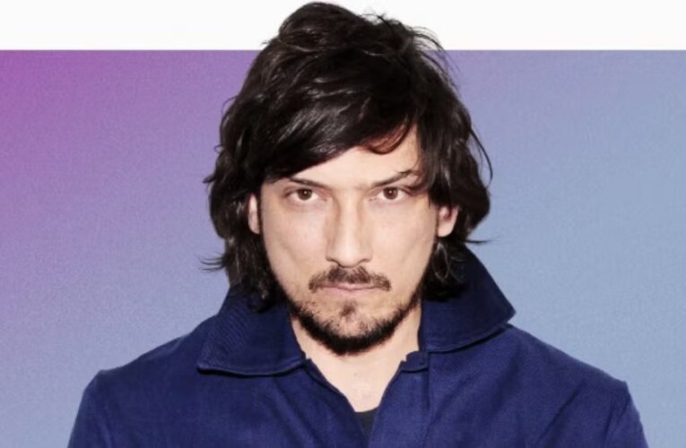 León Larregui es vetado de Air France por quejumbroso y violento