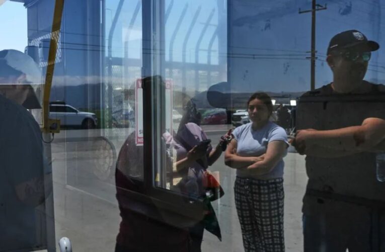 Tribunal de Estados Unidos mantiene orden que impide redadas y detenciones indiscriminadas contra migrantes