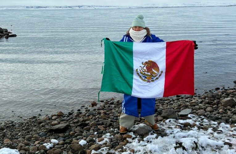 Elizabeth Hernández, la mexicana que desafía las heladas aguas del Glaciar Perito Moreno