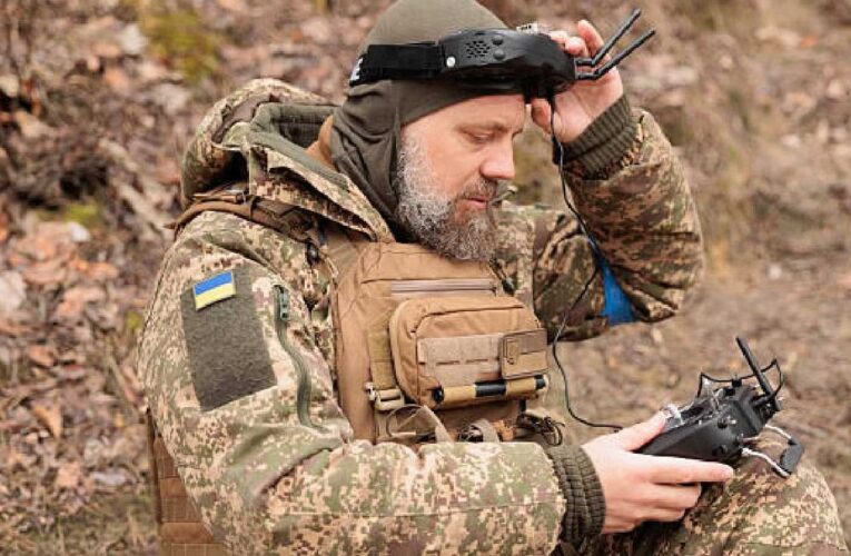 Cárteles mexicanos se infiltran entre militares de Ucrania para aprender a usar drones