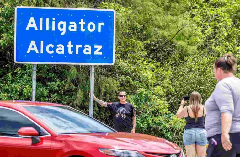 Ordena jueza desmantelar ‘Alligator Alcatraz’ dentro de 60 días