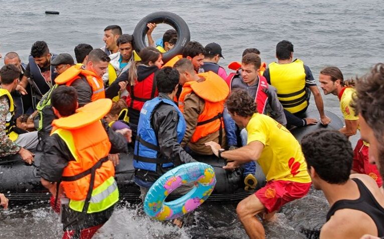 Tres hermanas de 9, 11 y 17 años fueron halladas sin vida dentro de bote de migrantes