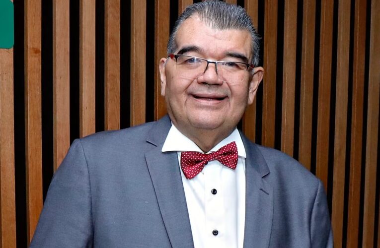 Emilio Fernando Alonso reaparece tras 10 días hospitalizado y agradece muestras de apoyo