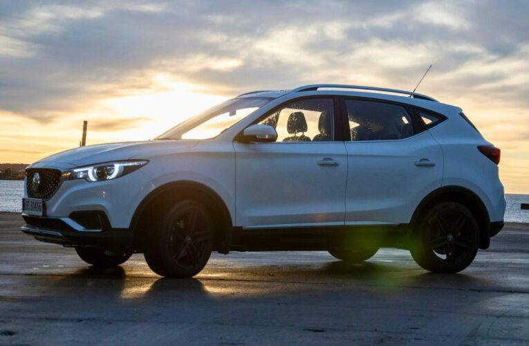 México elevará a 50% los aranceles a autos chinos