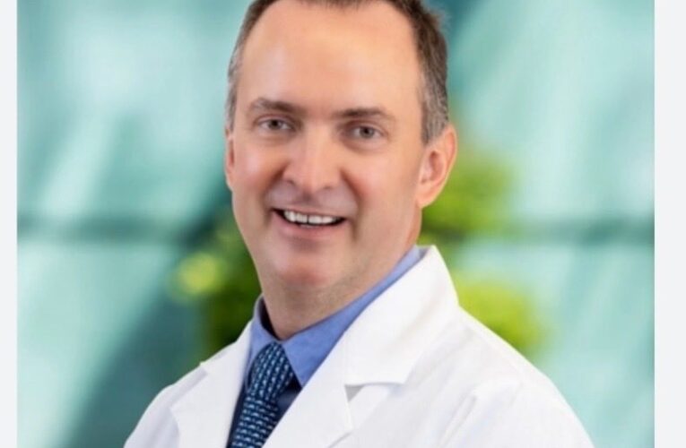 Médico mexicano evita tragedia en el vuelo 421 Miami-CDMX