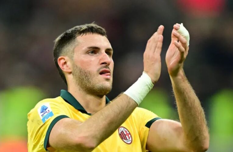 Santiago Giménez es baja con el Milan por lesión en el tobillo: «llegó el momento de parar»