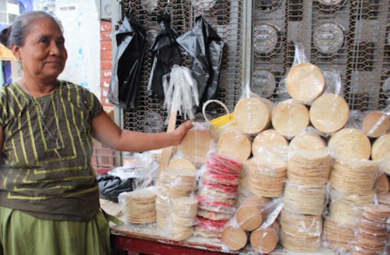 Era Trump pega a productores de totopos y mezcal en Oaxaca