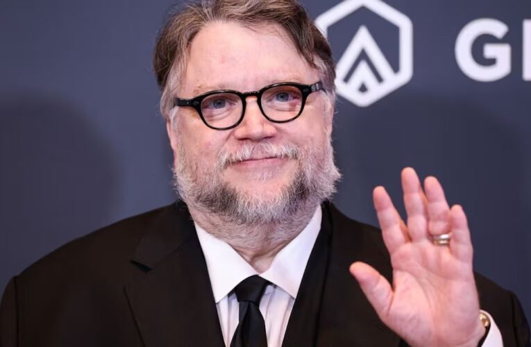 Guillermo del Toro anuncia el fallecimiento de su hermano durante una entrega de premios: «Incluso un corazón roto te impulsa a seguir adelante»