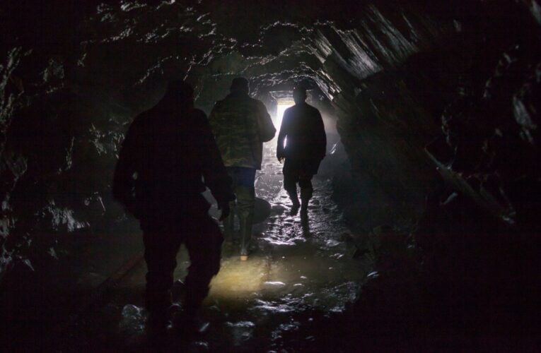 Grupo armado ‘levanta’ a 10 trabajadores de minera canadiense en Concordia, Sinaloa