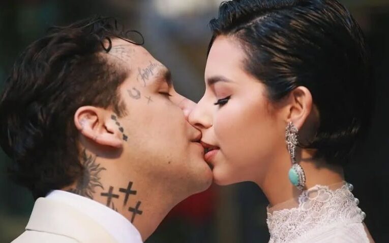 Christian Nodal comparte foto de Ángela Aguilar y le dedica romántica canción de Joan Sebastian a días de San Valentín