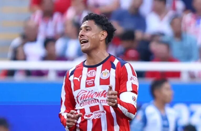 Chivas confirma baja de Luis Romo para el Clásico Nacional ante América