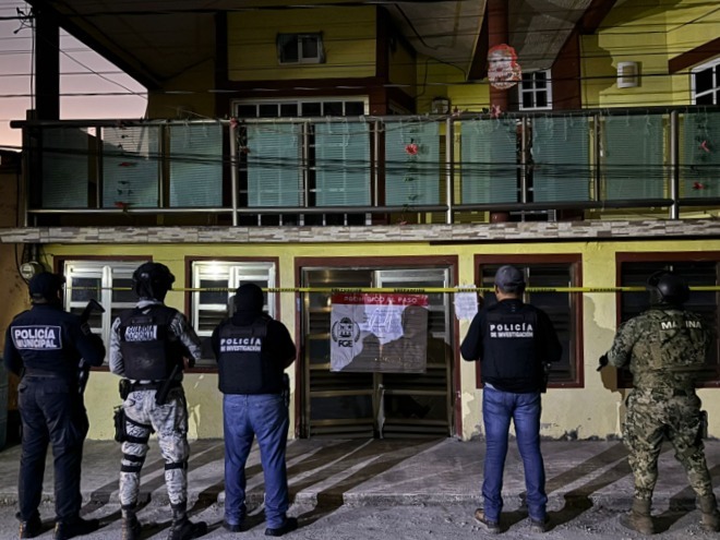 Desmantelan autoridades centro de monitoreo clandestino de grupo criminal en Othón P. Blanco; hay cinco detenidos