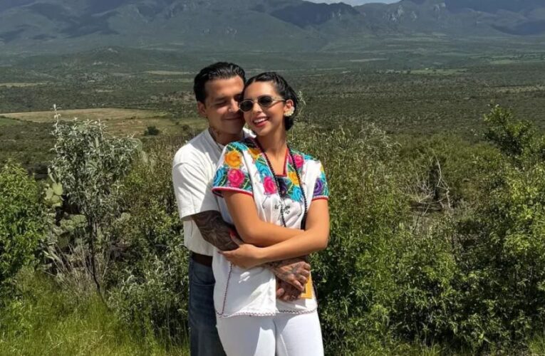 Christian Nodal presume romántica foto con Ángela Aguilar y desmiente rumores de separación: «Contigo me aplaqué»