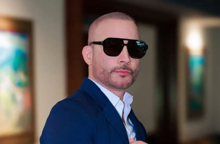 Germán Montero, exvocalista de La Arrolladora, se somete a trasplante capilar tras sentirse «poco atractivo» y se arrepiente de la decisión