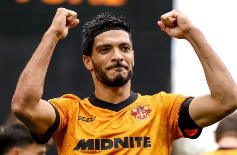 Raúl Jiménez sigue en plan grande y marca en la goleada del Wolverhampton ante Stoke City
