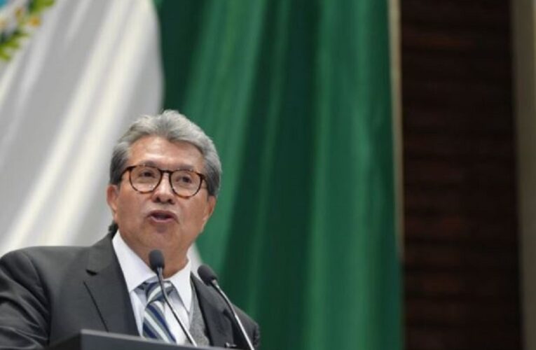 Ricardo Monreal destaca legado histórico de la UNAM al inscribirse sus 475 años en el Muro de Honor
