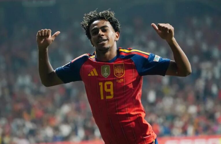 Lamine Yamal se está convirtiendo en «un jugador de leyenda», admite Luis de la Fuente
